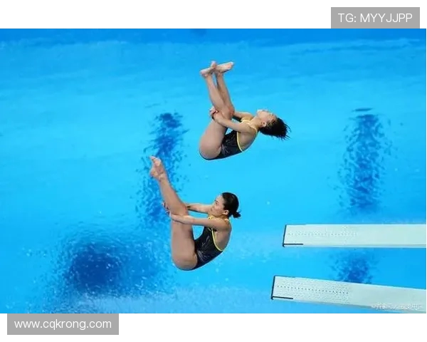 跳水运动的魅力与挑战:从技巧训练到竞技精神的全面解析 跳水运动的魅力与挑战:从技巧训练到竞技精神的全面解析