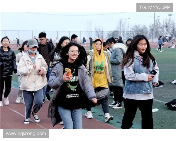 广州攀岩队灵活性变革引发热议探索攀岩运动的新发展方向 广州攀岩队灵活性变革引发热议探索攀岩运动的新发展方向