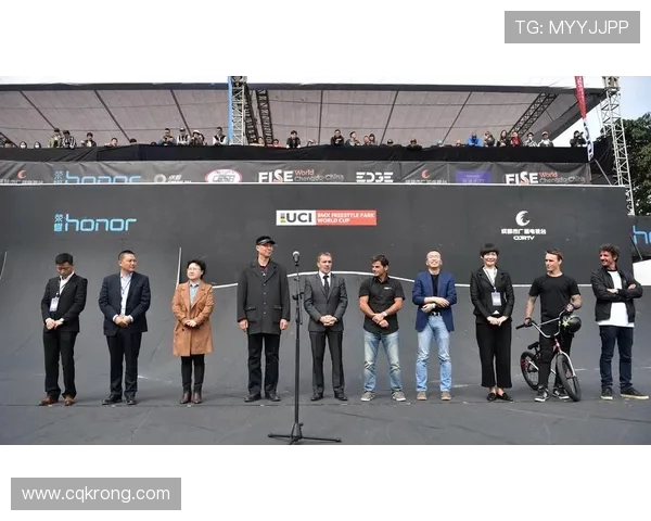 成都极限运动队灵活性引发热议运动员表现与安全性之间的争论 成都极限运动队灵活性引发热议运动员表现与安全性之间的争论