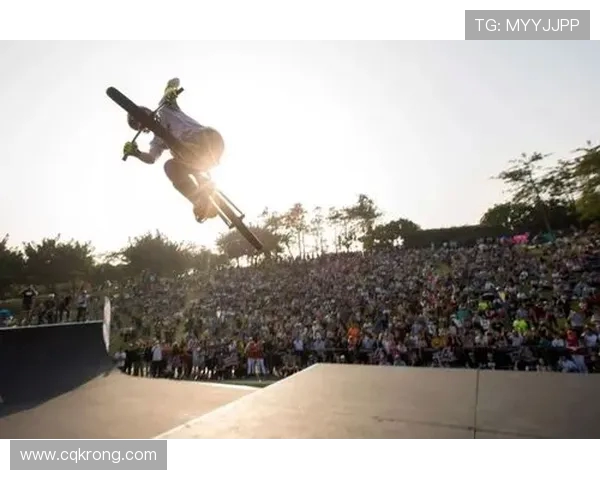 重庆街舞队在滑板精英赛中的力量表现与技巧分析