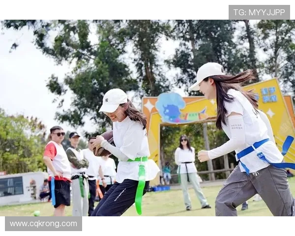 飞盘与梦想交织的旅程：刘静的深度对话与人生启示