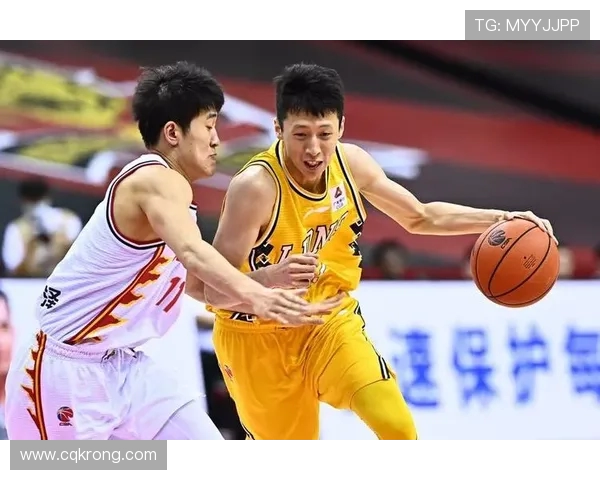 G2勇士与骑士激战正酣谁能在总决赛中占据先机 G2勇士与骑士激战正酣谁能在总决赛中占据先机