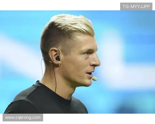 克罗斯：从足球天才到战术大师的华丽转身与职业生涯的辉煌历程